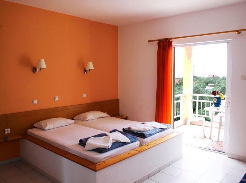Amarilia Aparthotel Skala Rachoni  Phòng bức ảnh