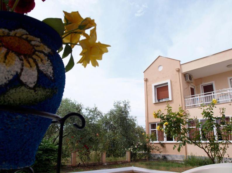 Amarilia Aparthotel Skala Rachoni  Ngoại thất bức ảnh